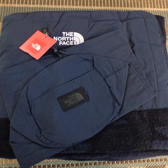 The North Face Other - LAST ONE! FIRM NWT The North Face Dunraven Sherpa Blanket - 56x62” Navy
